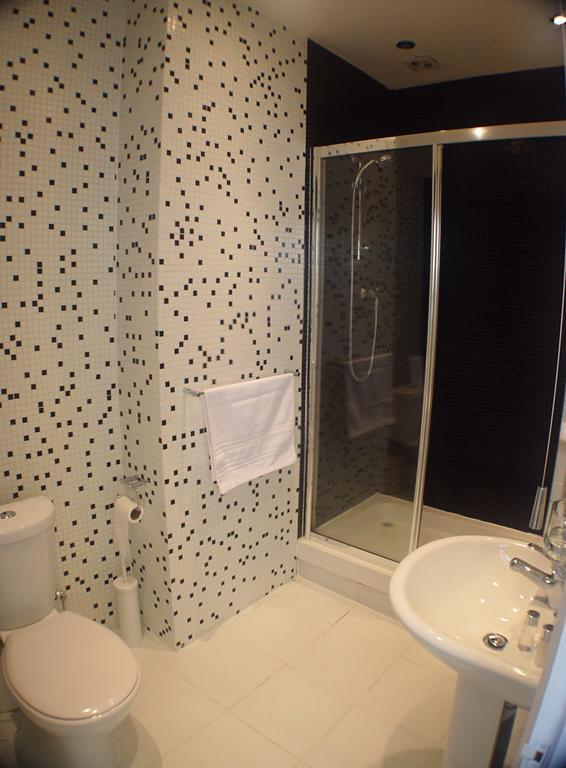 Broad Oaks B&B Solihull Bagian luar foto