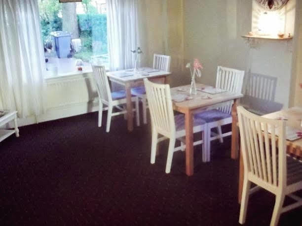 Broad Oaks B&B Solihull Bagian luar foto